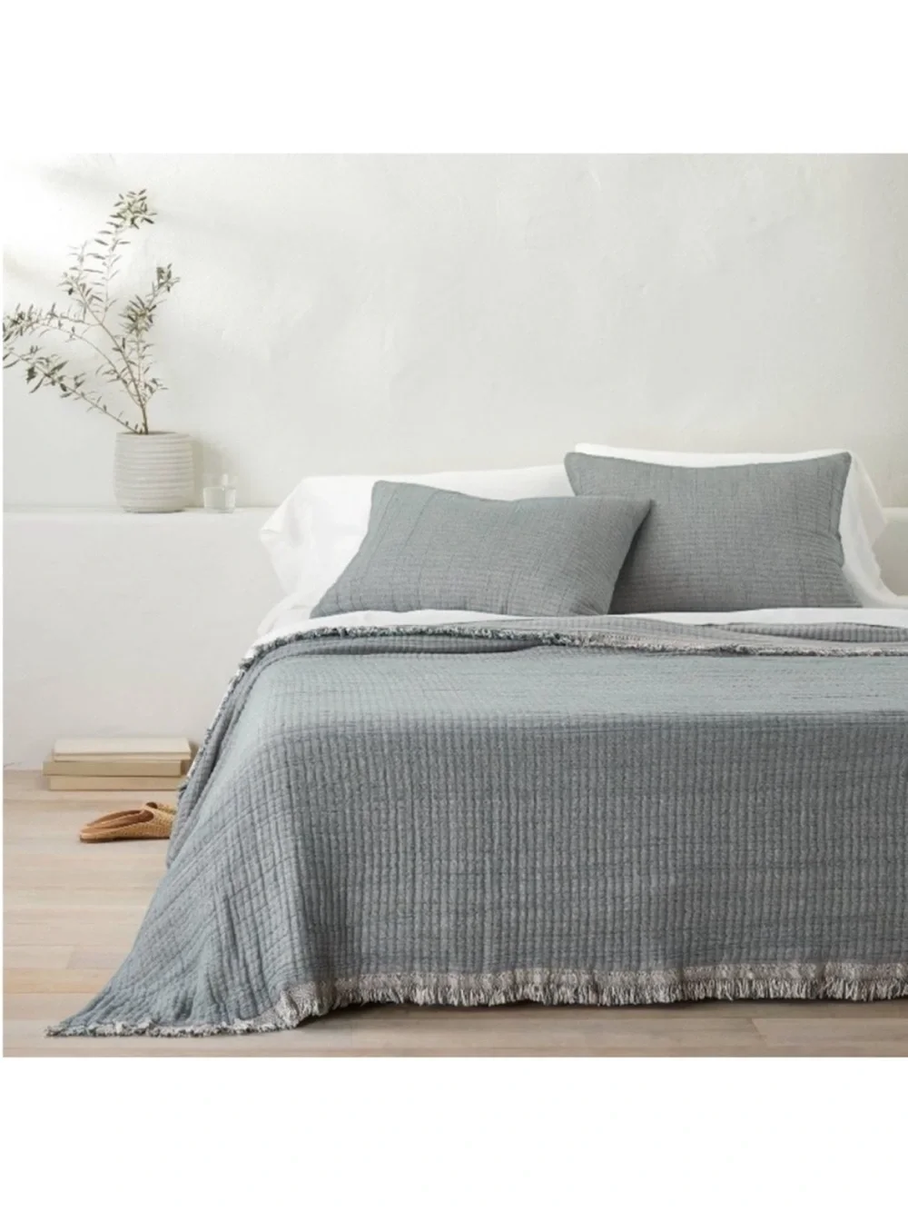 NWT King Reversible Textured Cotton Chambray Coverlet Dark Teal Blue - Casaluna